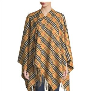 Burberry
Vintage Check Collette Cape